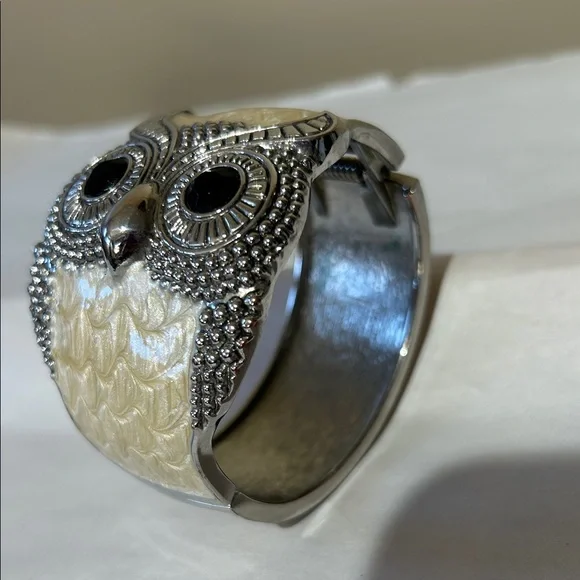 Chic Owl Bangle, Silver & Cream Owl - Picture 3 of 10